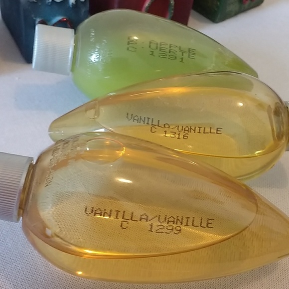 Avon Holiday Bubble Bath Trio 3/$20 - Picture 2 of 3